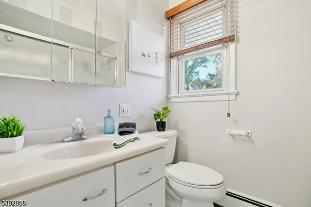 $899,900 | 16 Jaclyn Drive, East Hanover, NJ 07936