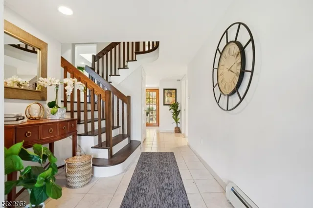 $899,900 | 16 Jaclyn Drive, East Hanover, NJ 07936