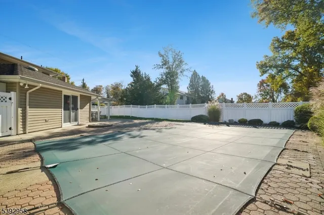 $899,900 | 16 Jaclyn Drive, East Hanover, NJ 07936