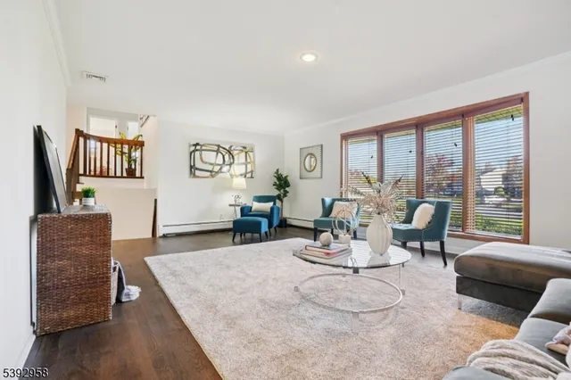 $899,900 | 16 Jaclyn Drive, East Hanover, NJ 07936