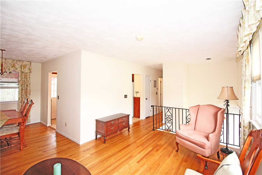 10 Pocono Road Middletown, RI 02842 - Photo 15 of 41