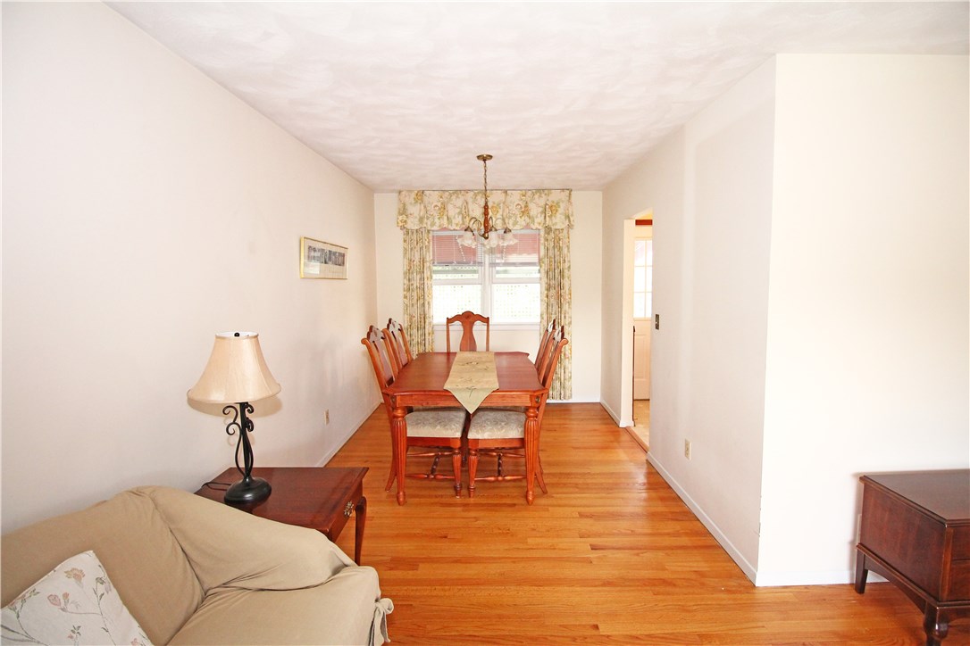 10 Pocono Road Middletown, RI 02842 - Photo 17 of 41
