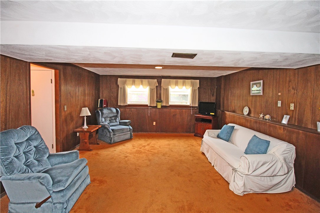 10 Pocono Road Middletown, RI 02842 - Photo 33 of 41