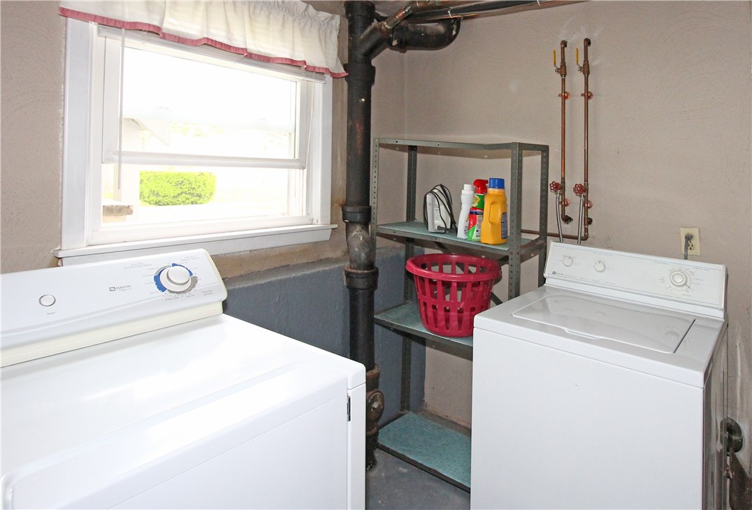 10 Pocono Road Middletown, RI 02842 - Photo 38 of 41