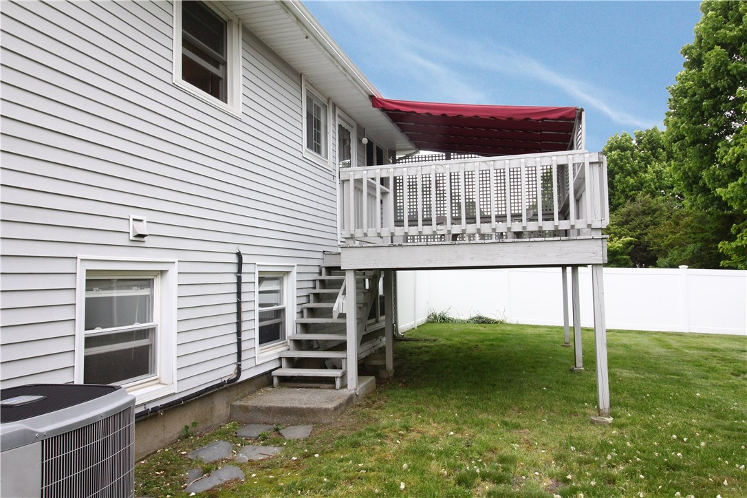 10 Pocono Road Middletown, RI 02842 - Photo 9 of 41