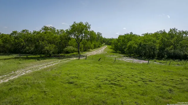 $1,500,000 | 3407 County Road 215, Falls City, TX 78113