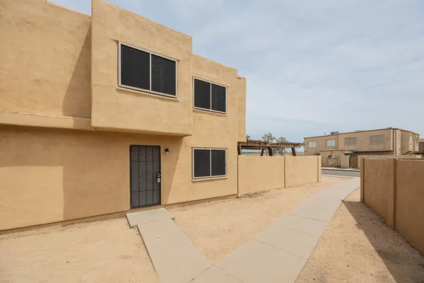 $1,450 | 4615 East Jones Avenue, Phoenix, AZ 85040