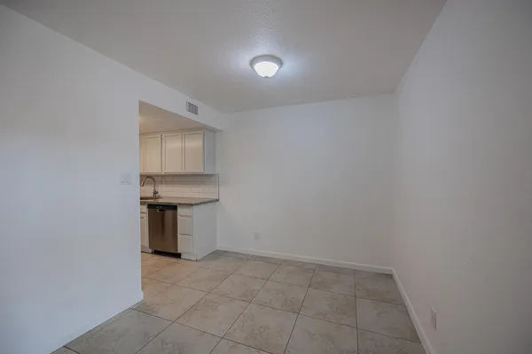 $1,450 | 4615 East Jones Avenue, Phoenix, AZ 85040