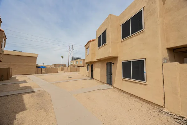 $1,450 | 4615 East Jones Avenue, Phoenix, AZ 85040