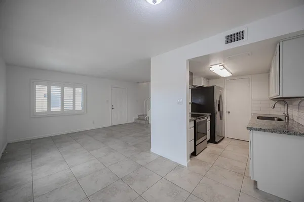 $1,450 | 4615 East Jones Avenue, Phoenix, AZ 85040