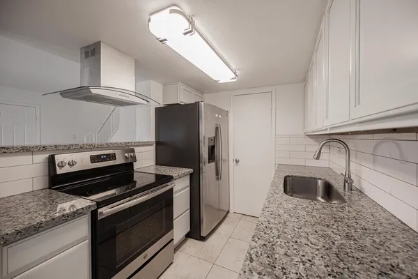 $1,450 | 4615 East Jones Avenue, Phoenix, AZ 85040