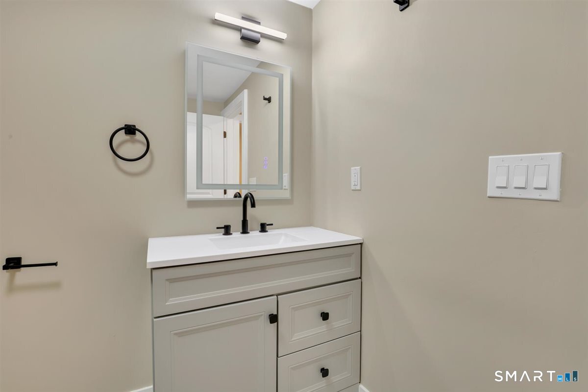 3 Marble Road Enfield, CT 06082 - Photo 20 of 40