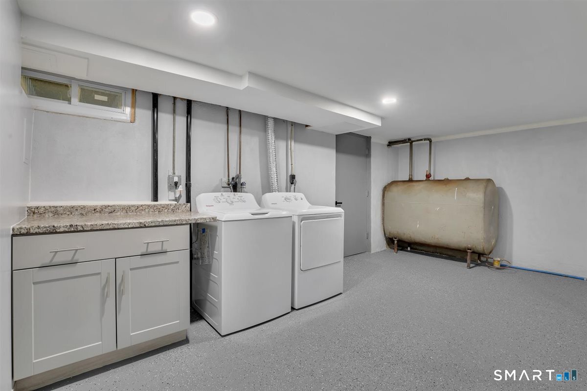 3 Marble Road Enfield, CT 06082 - Photo 33 of 40
