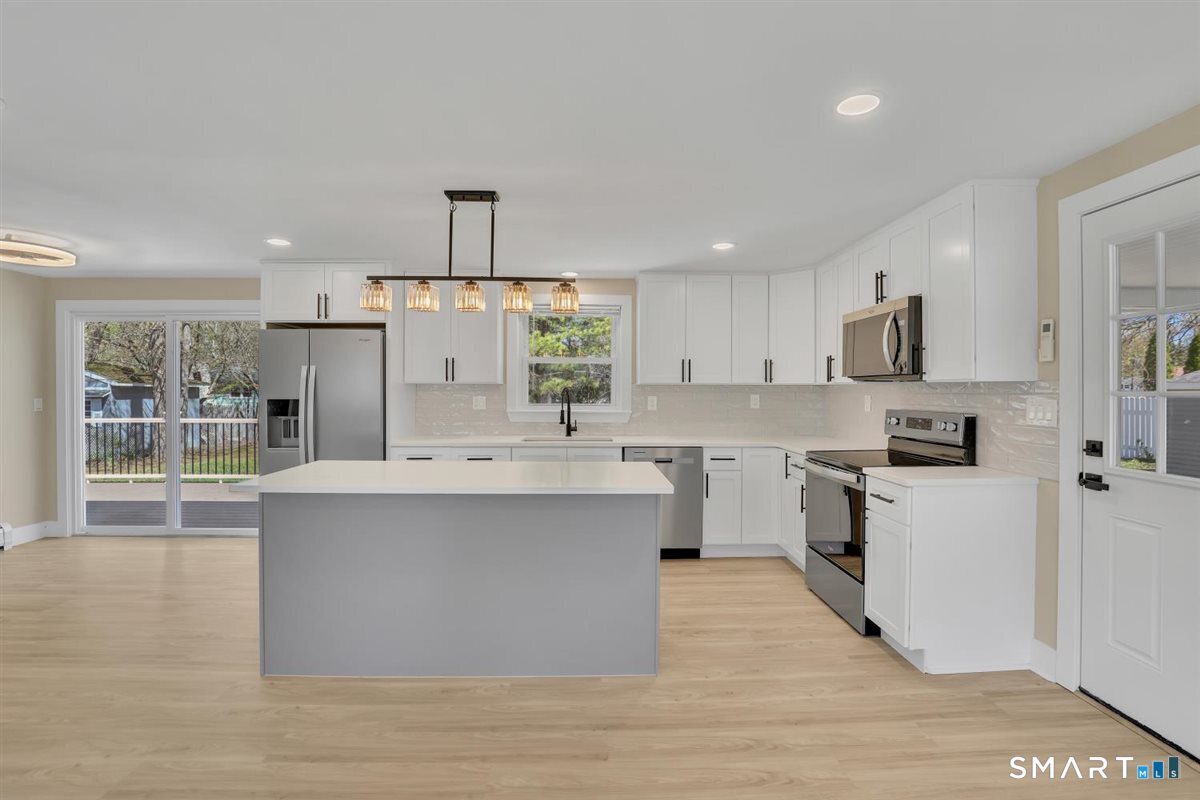 3 Marble Road Enfield, CT 06082 - Photo 5 of 40