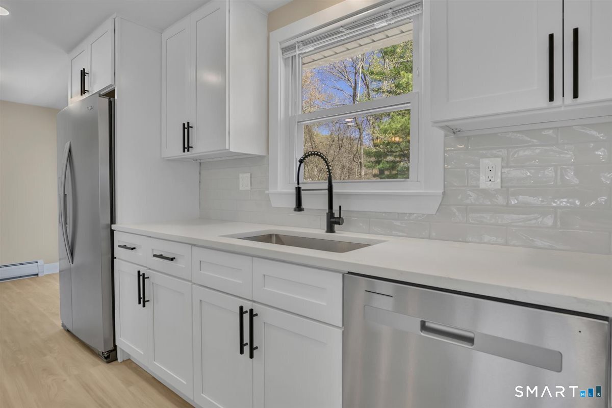 3 Marble Road Enfield, CT 06082 - Photo 9 of 40