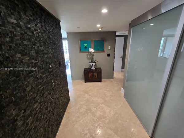 $5,550 | 11113 Biscayne Boulevard, Unit 854, Miami, FL 33181
