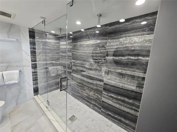 $5,550 | 11113 Biscayne Boulevard, Unit 854, Miami, FL 33181