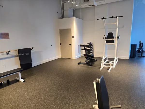 $5,550 | 11113 Biscayne Boulevard, Unit 854, Miami, FL 33181