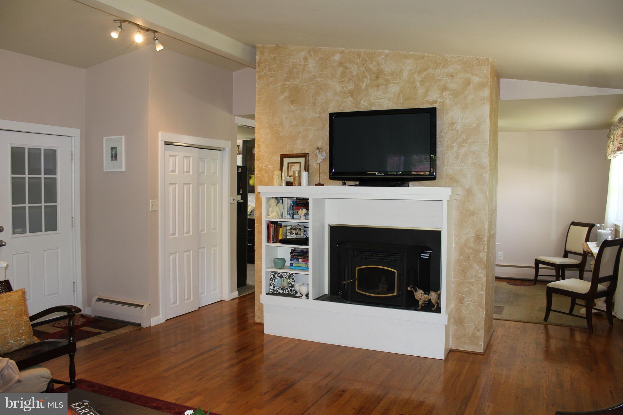 2137 Colony Road Jamison, PA 18929 - Photo 4 of 30