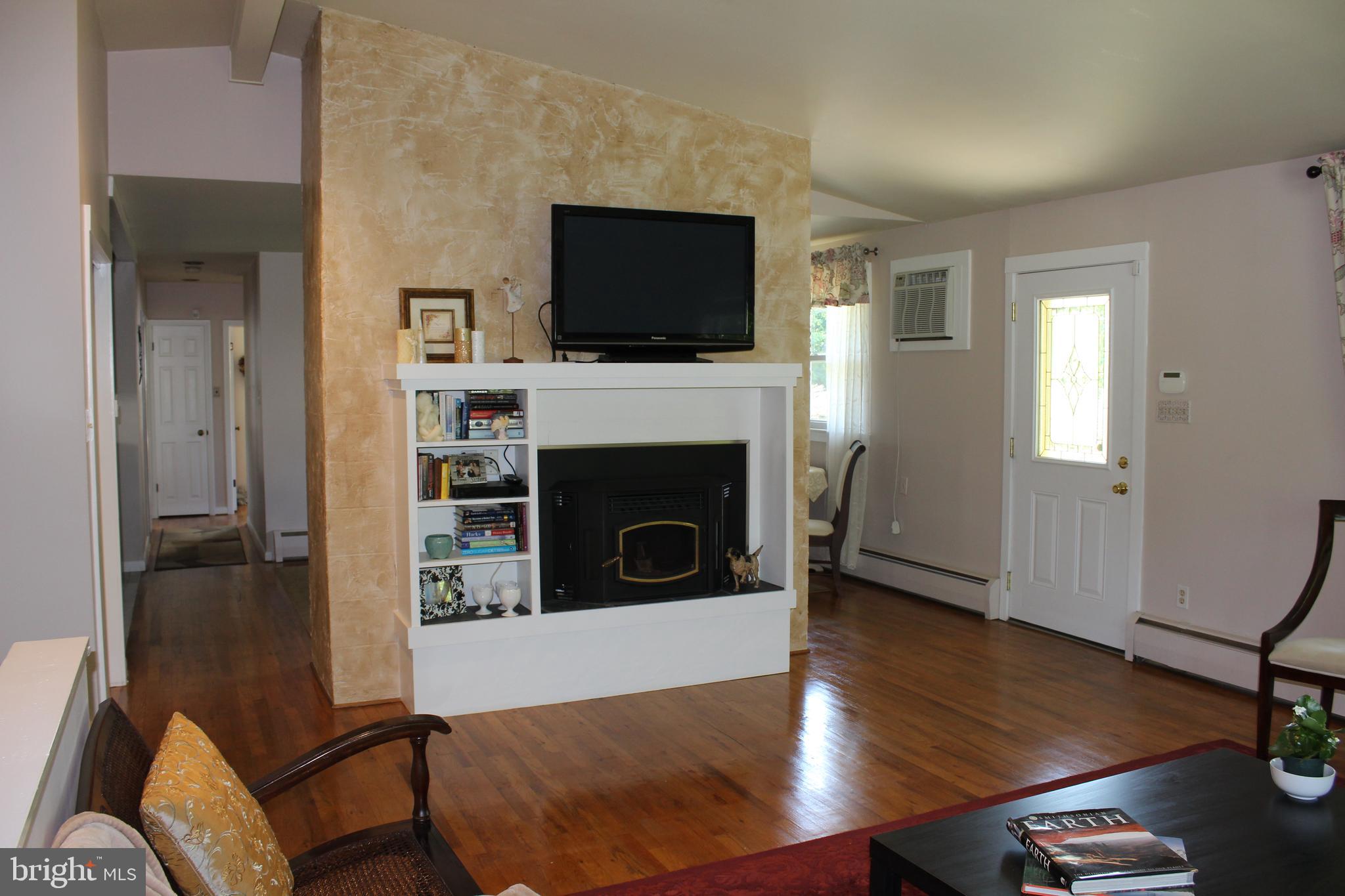 2137 Colony Road Jamison, PA 18929 - Photo 5 of 30
