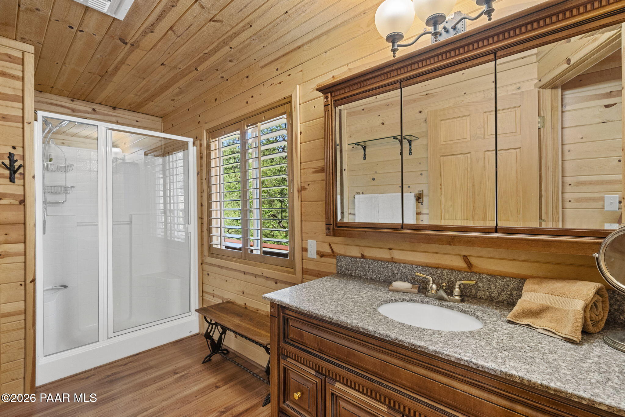 6151 Bannie Mine Road Prescott, AZ 86303 - Photo 16 of 42 21-Primary Bathroom 2