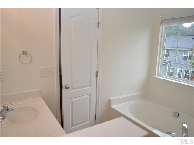 3511 Oneonta Avenue Raleigh, NC 27604 - Photo 7 of 12