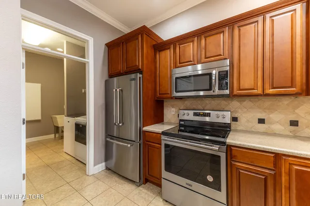 $469,900 | 2383 Mountain Drive, Lenoir City, TN 37772