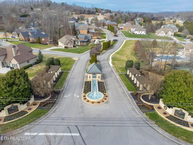 $469,900 | 2383 Mountain Drive, Lenoir City, TN 37772