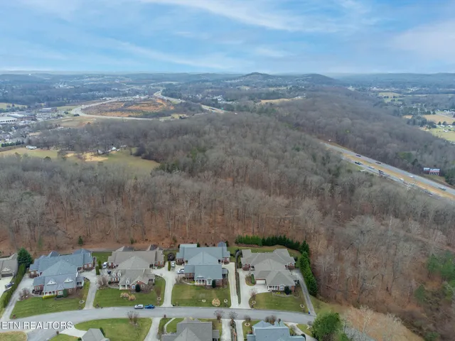 $469,900 | 2383 Mountain Drive, Lenoir City, TN 37772