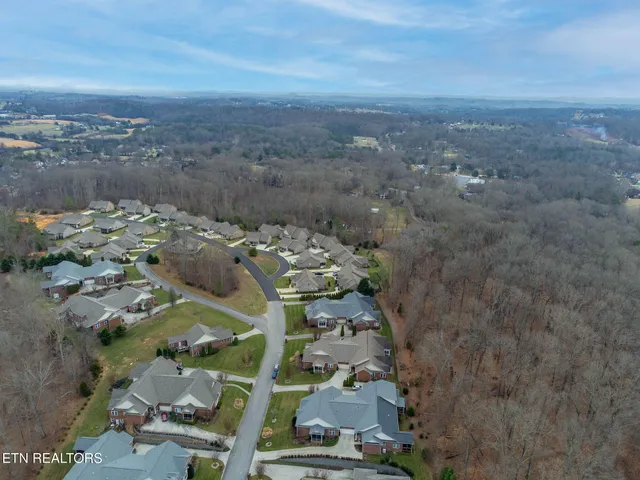 $469,900 | 2383 Mountain Drive, Lenoir City, TN 37772