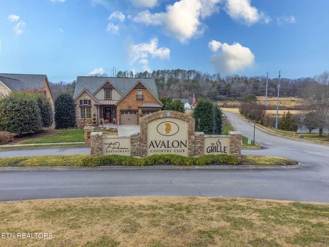 $469,900 | 2383 Mountain Drive, Lenoir City, TN 37772