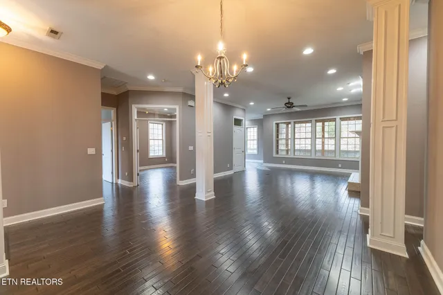 $469,900 | 2383 Mountain Drive, Lenoir City, TN 37772