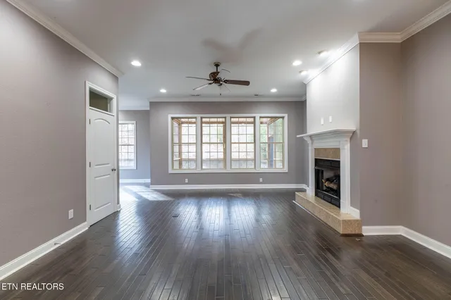 $469,900 | 2383 Mountain Drive, Lenoir City, TN 37772