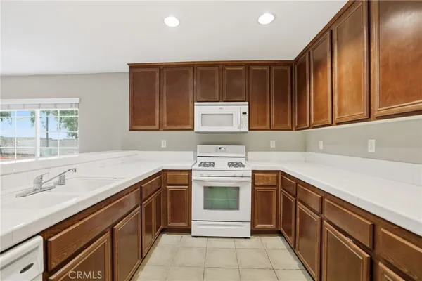 $375,000 | 25868 Iris Avenue, Unit B, Moreno Valley, CA 92551