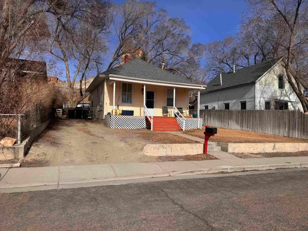 $210,000 | 424 West Railroad Avenue, Green River, WY 82935