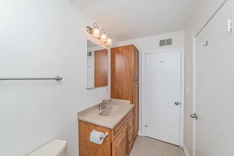 $399,900 | 1417 North Wilke Road, Arlington Heights, IL 60004