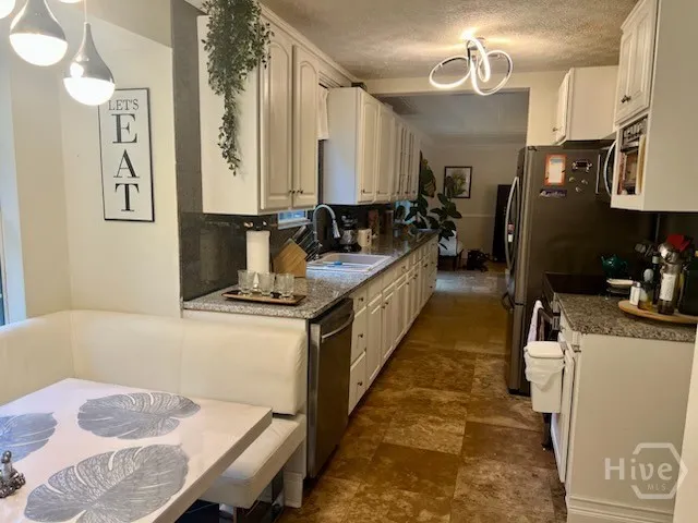 $430,000 | 247 Stonebridge Drive, Savannah, GA 31410