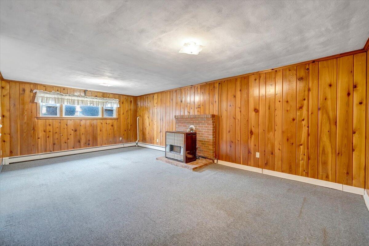 626 Santee Road Roanoke, VA 24019 - Photo 27 of 56 a view of an empty room with a window