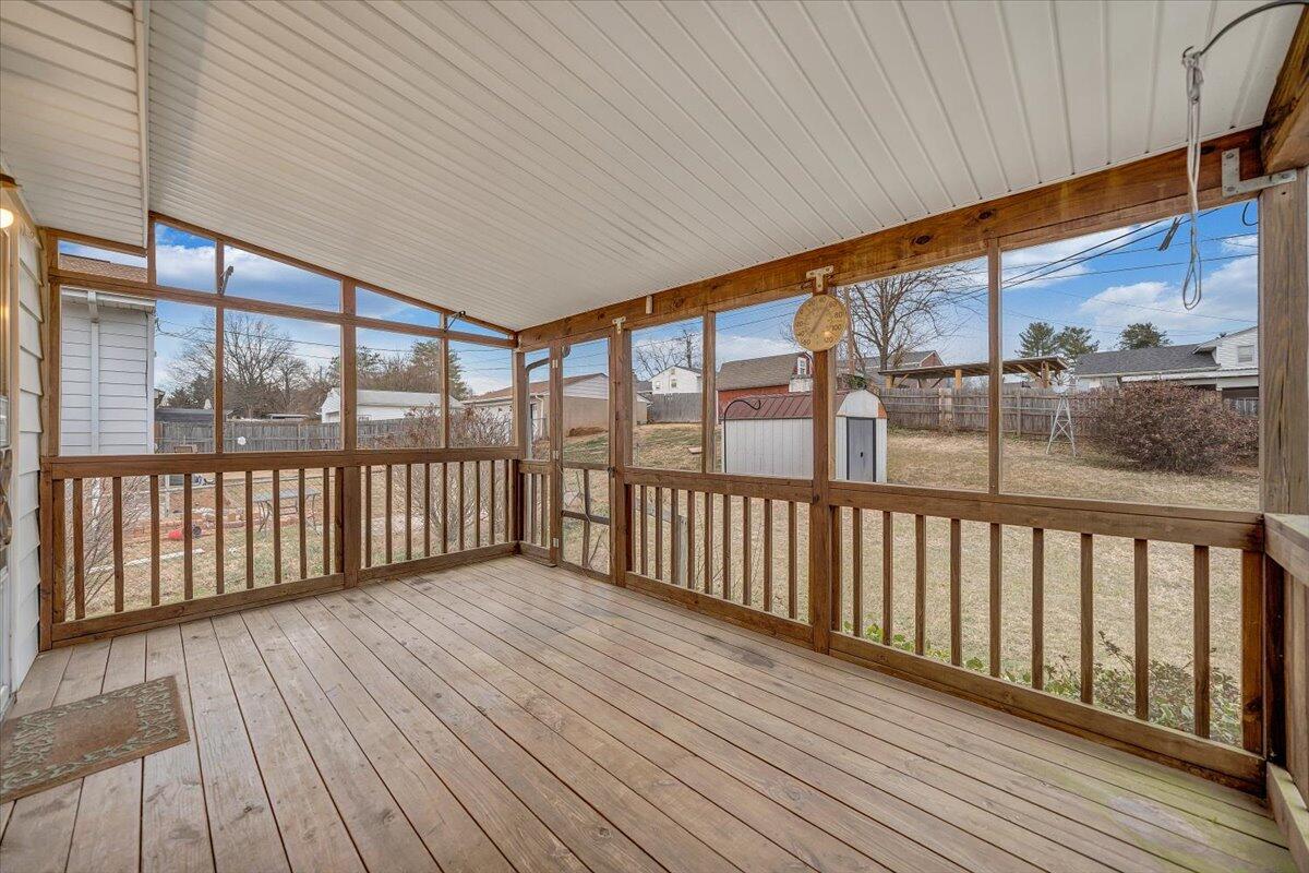 626 Santee Road Roanoke, VA 24019 - Photo 39 of 56 a view of a large window with wooden floor