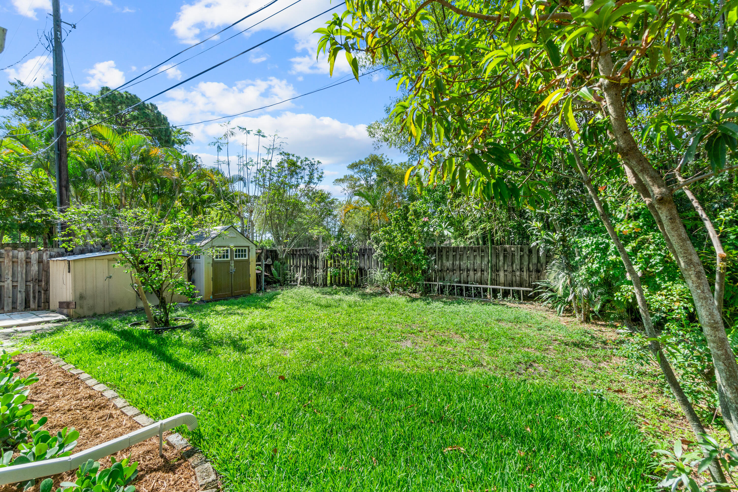 4882 Lincoln Road Delray Beach, FL 33445 - Photo 20 of 22 backyard