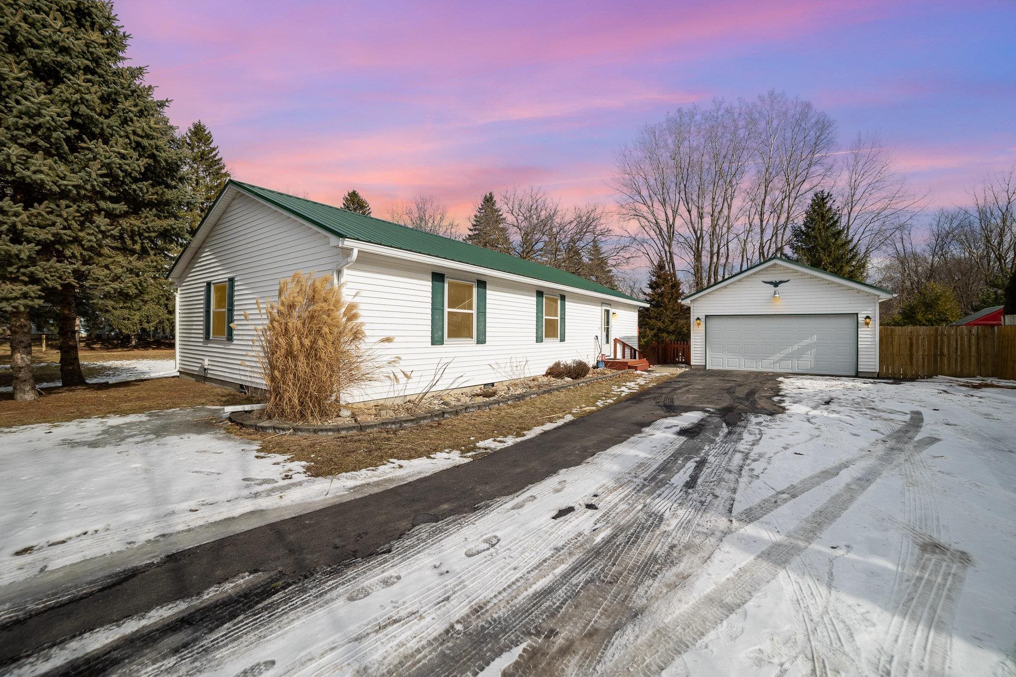6590 Radewahn Road Saginaw, MI 48604 - Photo 1 of 22