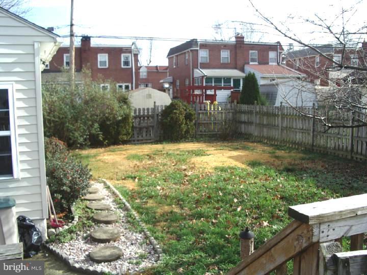 31 Upland Road Brookhaven, PA 19015 - Photo 6 of 25 Back Yard