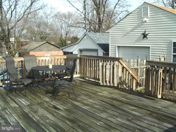 31 Upland Road Brookhaven, PA 19015 - Photo 8 of 25 Deck