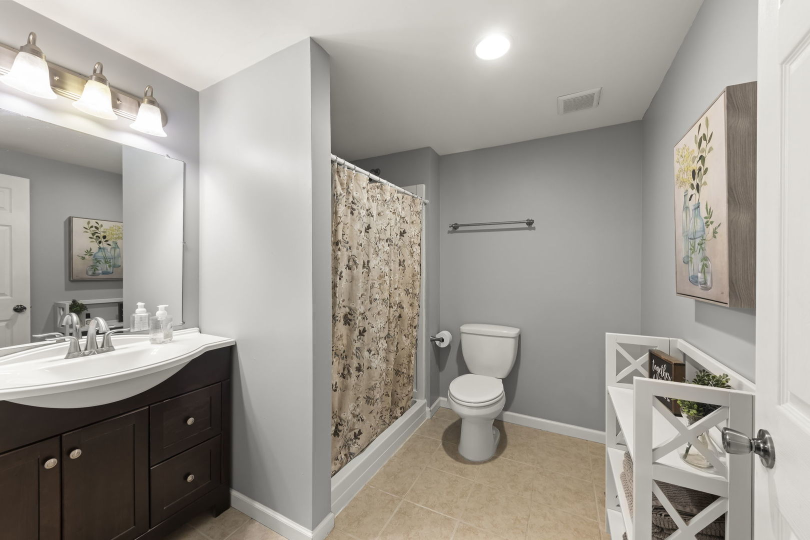1934 Raintree Road Yorkville, IL 60560 - Photo 32 of 40 a bathroom with a sink toilet and shower