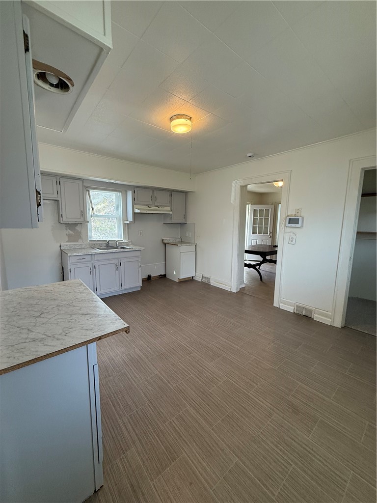 284 Jefferson Avenue Rochester, NY 14608 - Photo 3 of 25