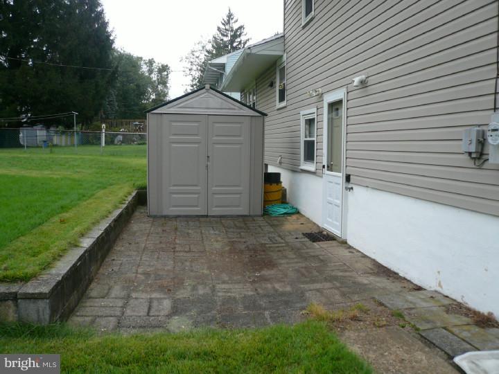 1005 Gallery Road Wilmington, DE 19805 - Photo 4 of 23 Exterior Back