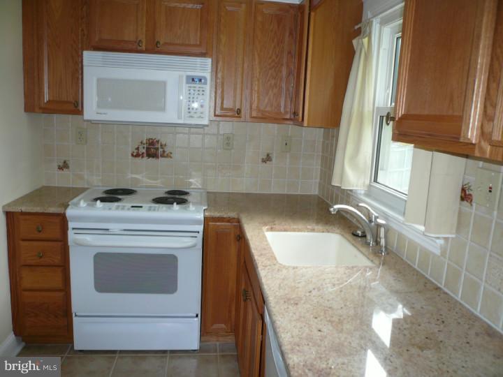 1005 Gallery Road Wilmington, DE 19805 - Photo 9 of 23 Kitchen