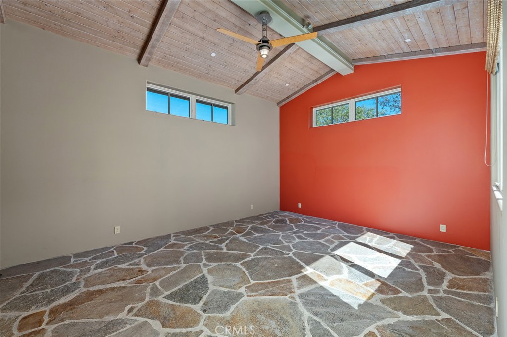 6533 Lago Lindo Rancho Santa Fe, CA 92067 - Photo 51 of 57 a view of a hallway