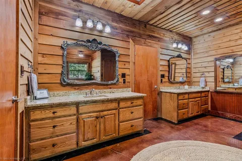 $699,900 | 7272 County Road 3516, Quinlan, TX 75474