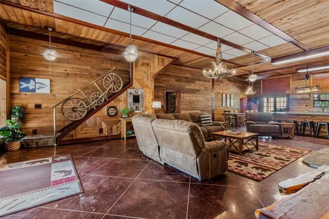 $699,900 | 7272 County Road 3516, Quinlan, TX 75474